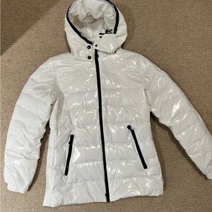 White Puffy Ski Jacket- Size 3 (fits like a medium)